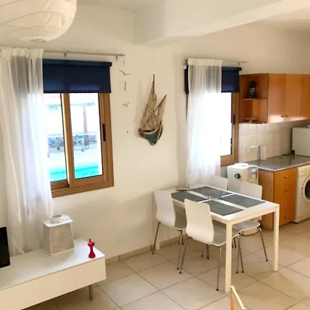 3 Bedrooms House At Argaka 200 M Away From The Beach With Sea View Private Pool And Enclosed Garden * Аргака