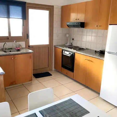 3 Bedrooms House At Argaka 200 M Away From The Beach With Sea View Private Pool And Enclosed Garden بيت للعطل *