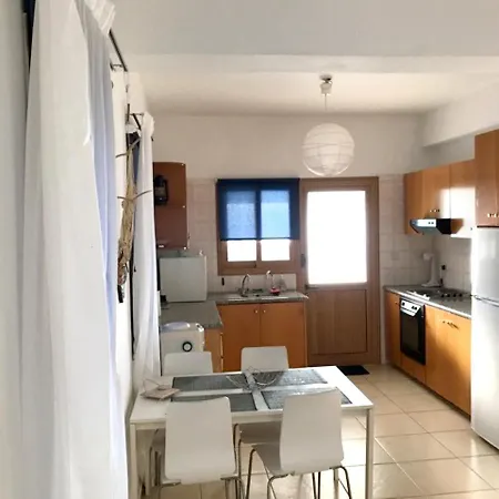 بيت للعطل 3 Bedrooms House At Argaka 200 M Away From The Beach With Sea View Private Pool And Enclosed Garden